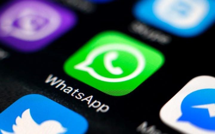 How Do I Go Live on WhatsApp? A Step-by-Step Guide to Sharing Live Videos with Your Contacts